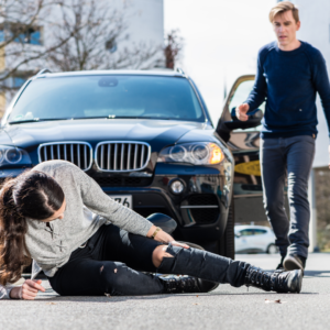 交通事故による負傷者への正しい対処！